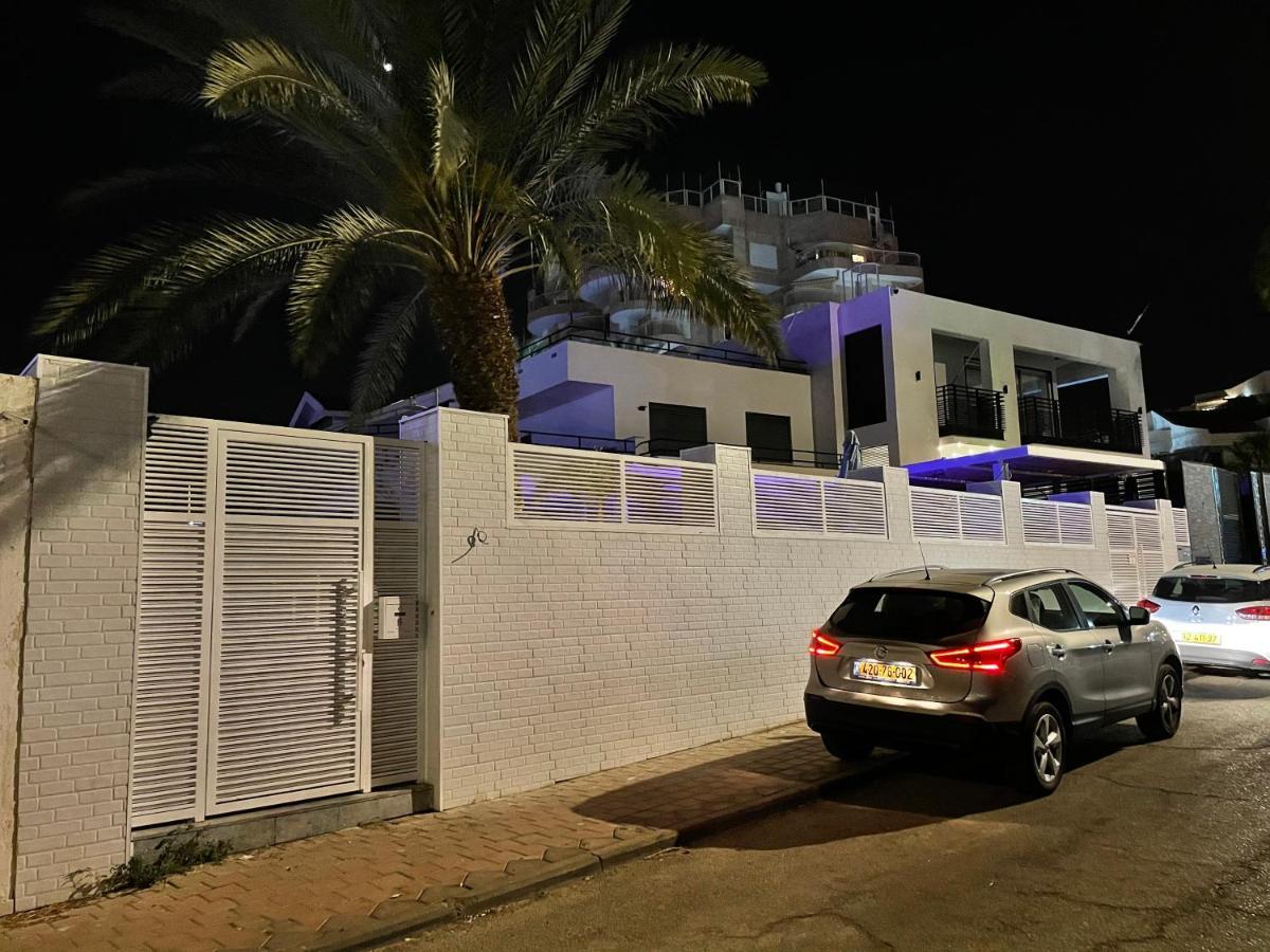 White-design Villa