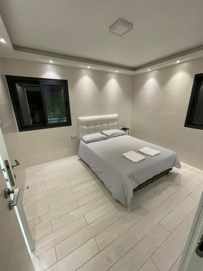 White-design *