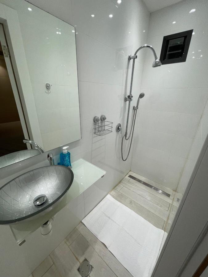White-design Villa Eilat