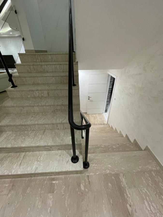 White-design * Eilat