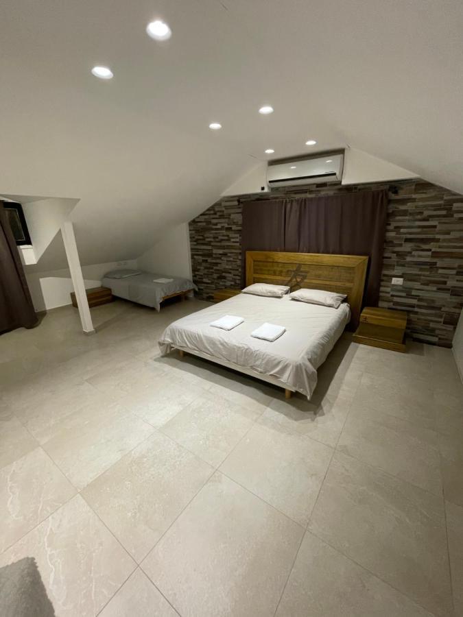 White-design * Eilat